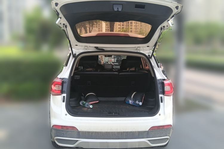 Used Baojun 510 2017 1.5L Automatic Fashion Model Trunk