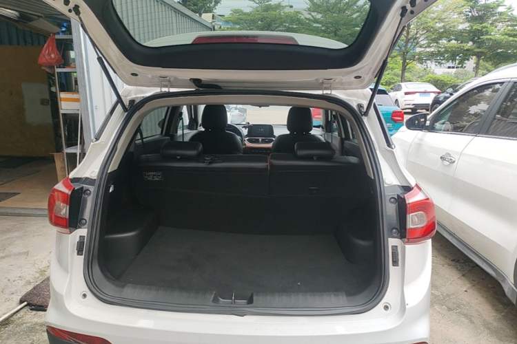 Used Baojun 510 2017 1.5L Automatic Luxury Model Trunk