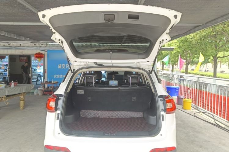 Used Baojun 510 2017 1.5L Automatic Luxury Model Trunk