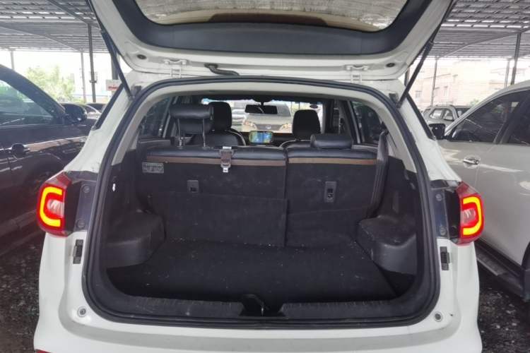 Used Baojun 510 2017 1.5L Automatic Fashion Model Trunk