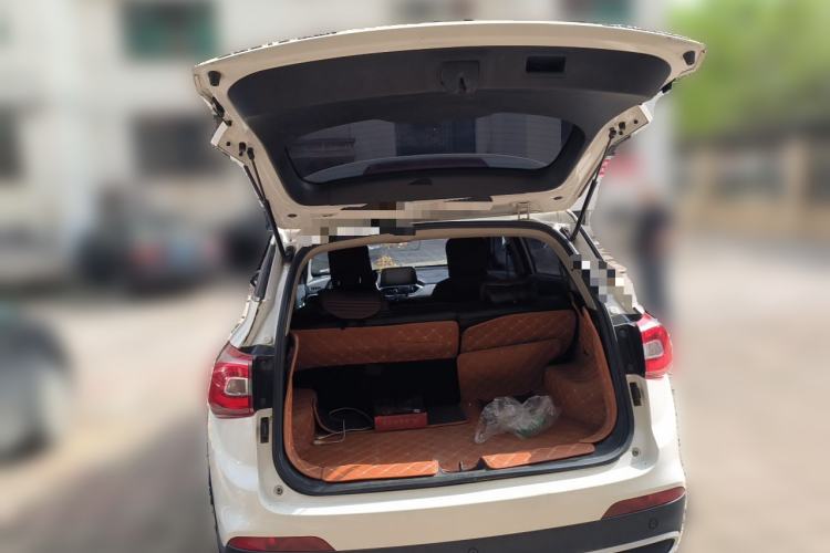 Used Baojun 510 2017 1.5L Automatic Fashion Model Trunk