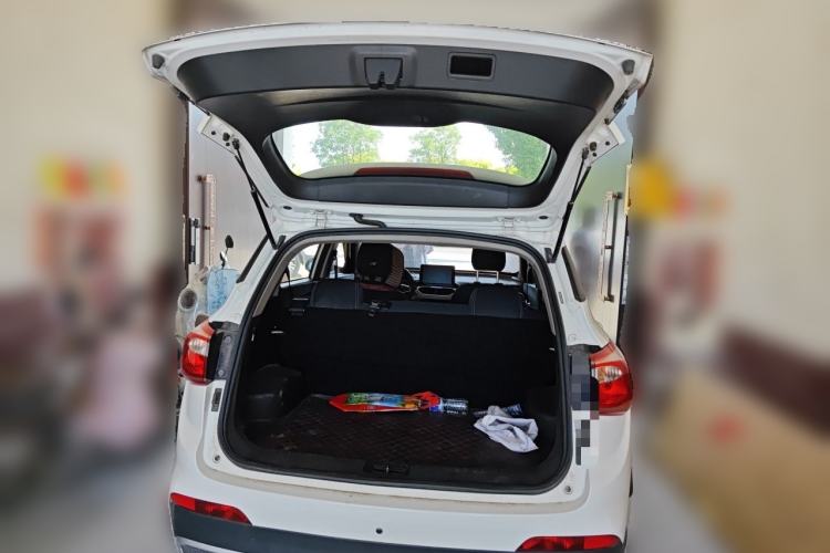 Used Baojun 510 2017 1.5L manual Comfort trim Trunk