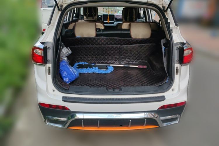 Used Baojun 510 2017 1.5L manual Comfort trim Trunk