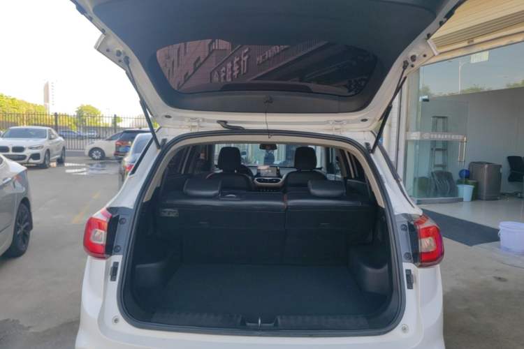 Used Baojun 510 2017 1.5L Manual Luxury Model Trunk