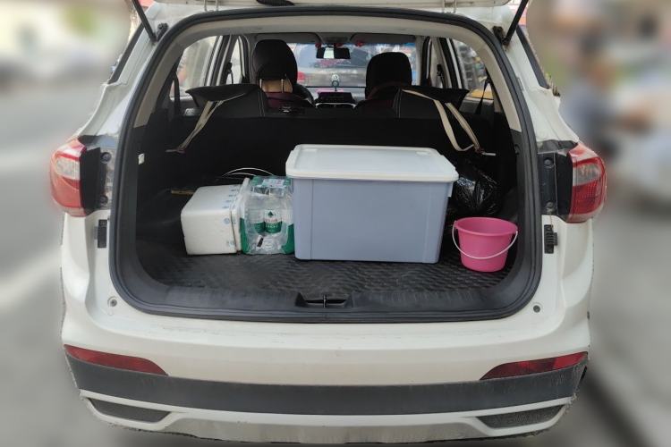 Used Baojun 510 2017 1.5L manual Comfort trim Trunk