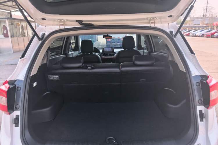 Used Baojun 510 2017 1.5L Manual Luxury Model Trunk