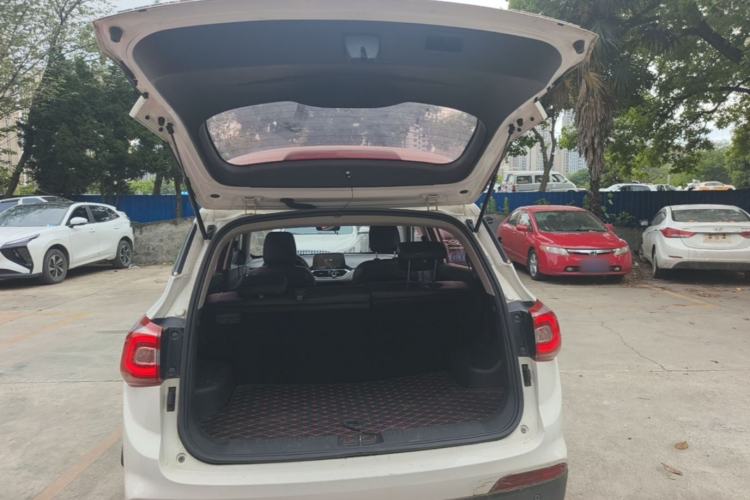 Used Baojun 510 2017 1.5L Automatic Fashion Model Trunk