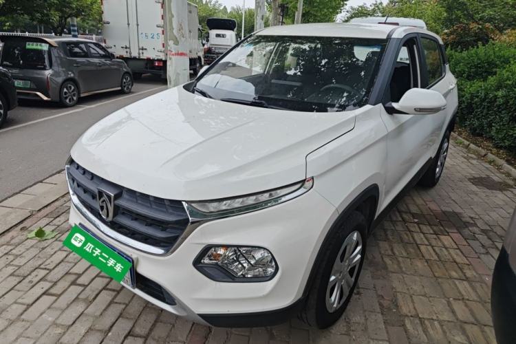 Used Baojun 510 2017 1.5L manual Comfort trim Guazi used car, China used car export, Used car for sale, Used cars, Cheapest cars for sale
