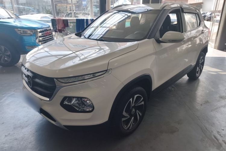 Used Baojun 510 2017 1.5L manual Comfort trim Guazi used car, China used car export, Used car for sale, Used cars, Cheapest cars for sale