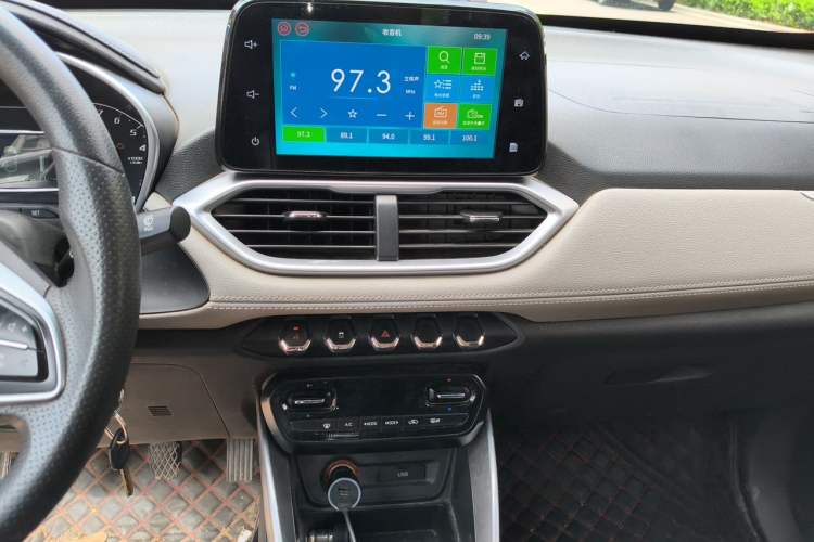 Used Baojun 510 2017 1.5L Manual Fashion Model Audio And AC Panel