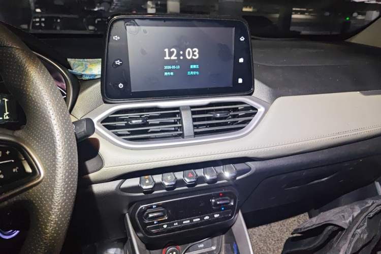 Used Baojun 510 2017 1.5L Automatic Fashion Model Audio And AC Panel