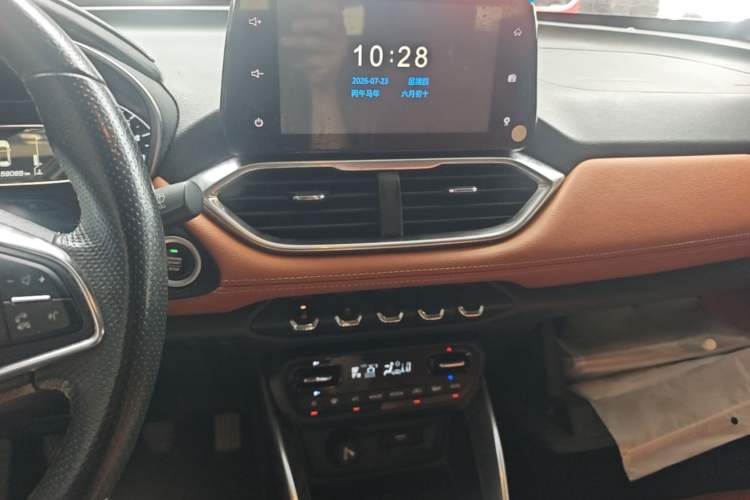 Used Baojun 510 2017 1.5L Manual Luxury Model Audio And AC Panel