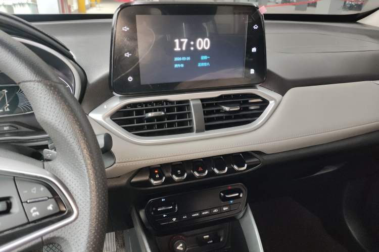 Used Baojun 510 2017 1.5L Automatic Fashion Model Audio And AC Panel