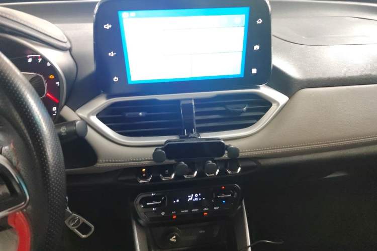 Used Baojun 510 2017 1.5L Manual Fashion Model Audio And AC Panel