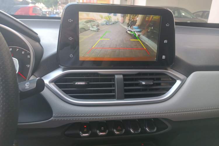 Used Baojun 510 2017 1.5L Automatic Fashion Model Audio And AC Panel
