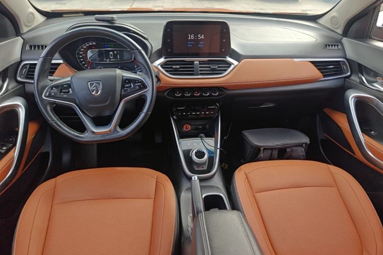 Used Baojun 510 2017 1.5L Automatic Luxury Model Center Console