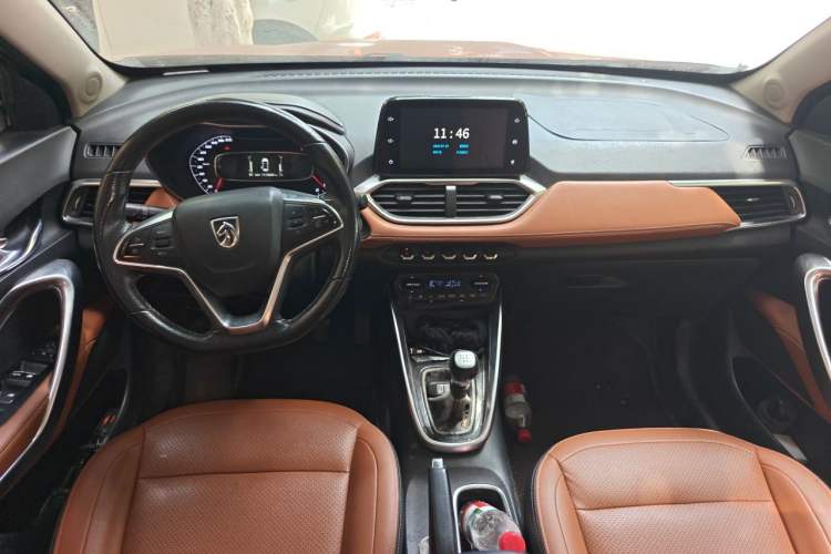 Used Baojun 510 2017 1.5L Manual Luxury Model Center Console