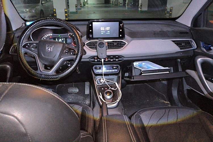Used Baojun 510 2017 1.5L Automatic Fashion Model Center Console