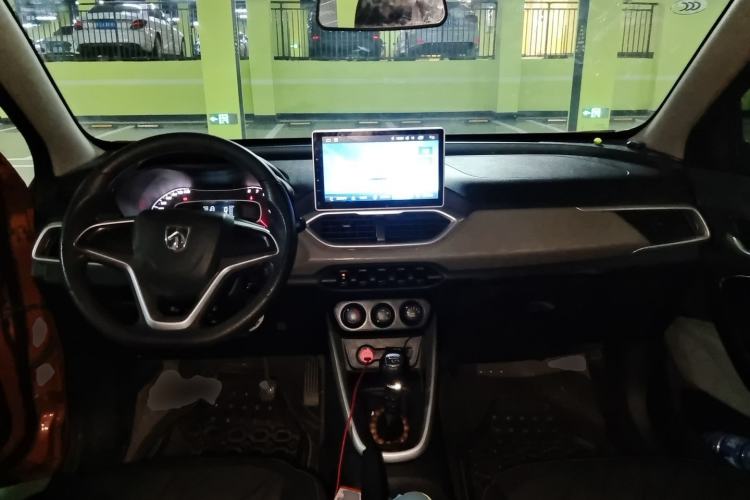 Used Baojun 510 2017 1.5L manual Comfort trim Center Console