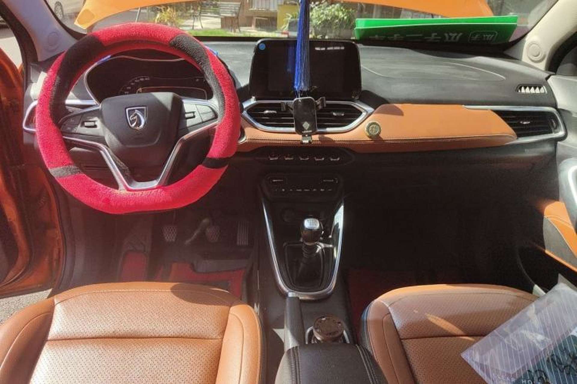 Used Baojun 510 2017 1.5L Manual Luxury Model Center Console