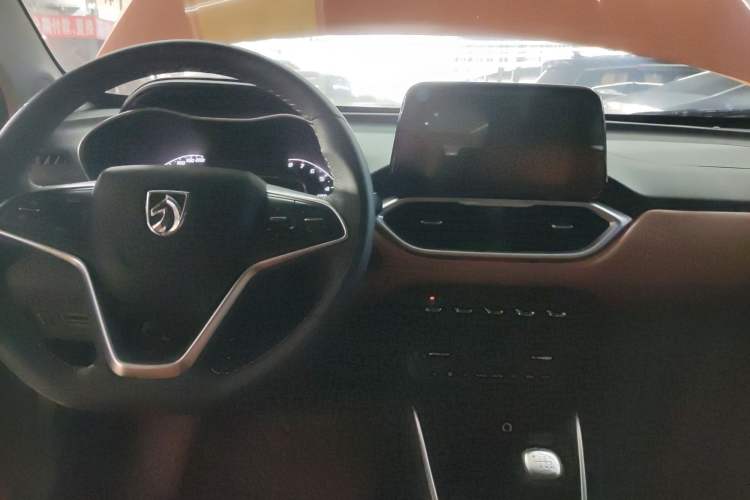Used Baojun 510 2017 1.5L Manual Luxury Model Center Console