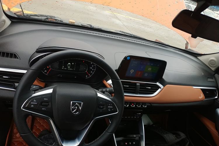 Used Baojun 510 2017 1.5L Automatic Luxury Model Center Console