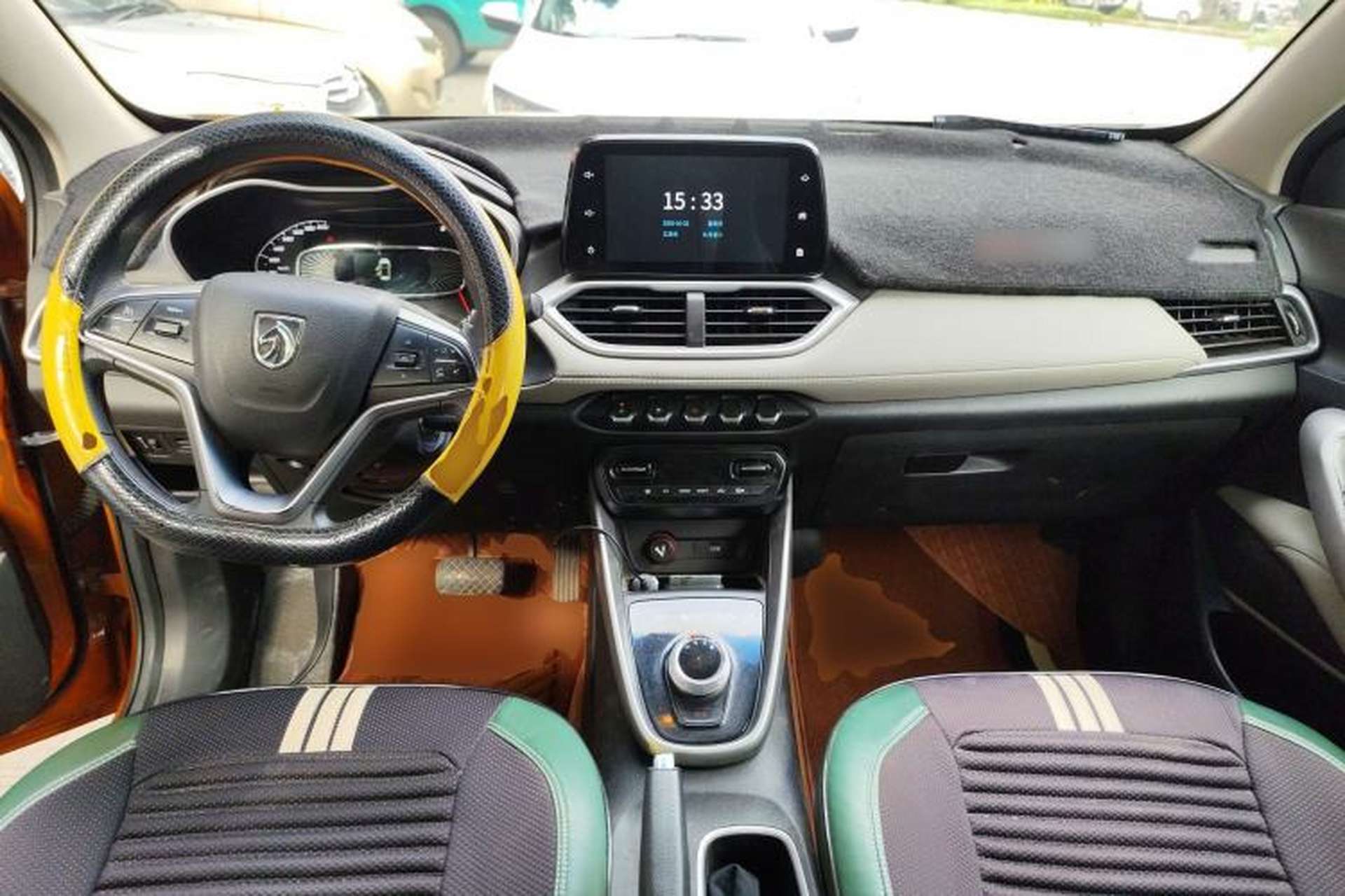 Used Baojun 510 2017 1.5L Automatic Fashion Model Center Console