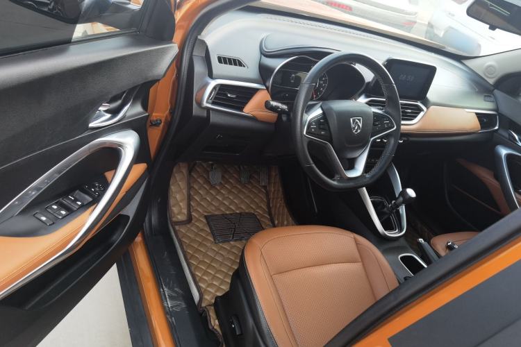 Used Baojun 510 2017 1.5L Manual Luxury Model Driver Seat