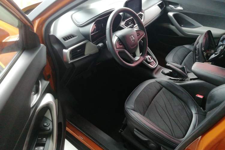 Used Baojun 510 2017 1.5L Automatic Fashion Model Driver Seat