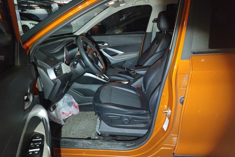 Used Baojun 510 2017 1.5L Automatic Fashion Model Driver Seat
