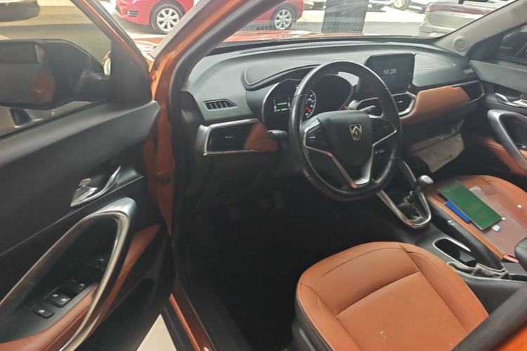 Used Baojun 510 2017 1.5L Manual Luxury Model Driver Seat
