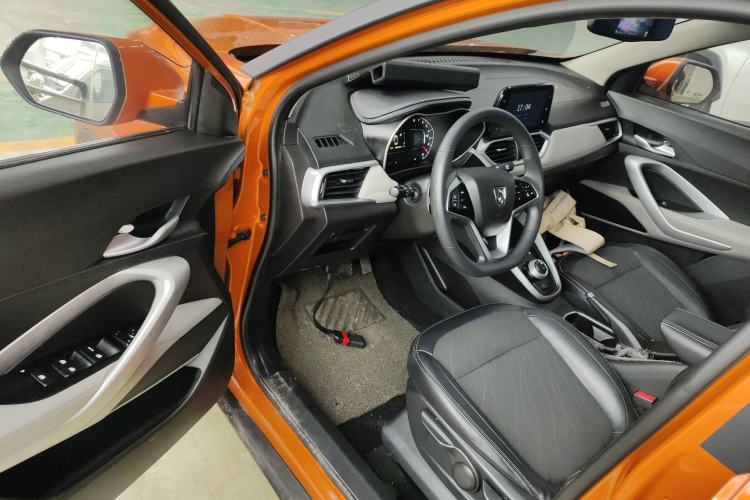 Used Baojun 510 2017 1.5L Automatic Fashion Model Driver Seat