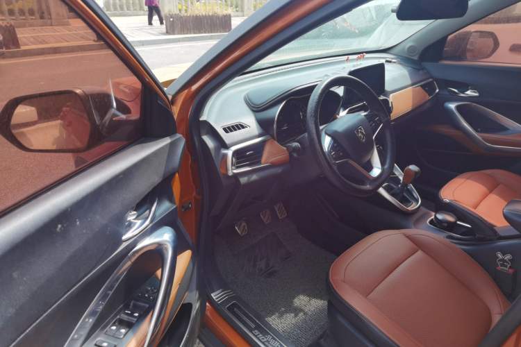 Used Baojun 510 2017 1.5L Manual Luxury Model Driver Seat