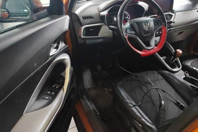 Used Baojun 510 2017 1.5L Manual Fashion Model Driver Seat