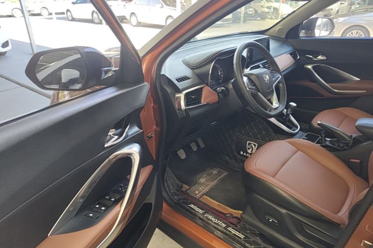 Used Baojun 510 2017 1.5L Manual Luxury Model Driver Seat