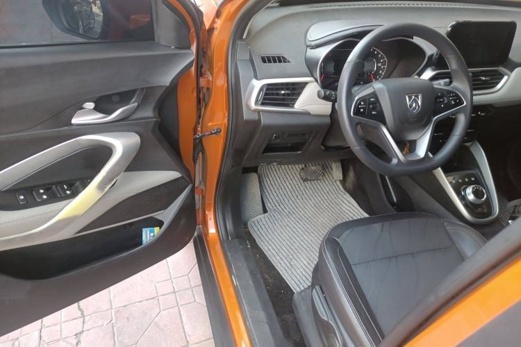 Used Baojun 510 2017 1.5L Automatic Fashion Model Driver Seat