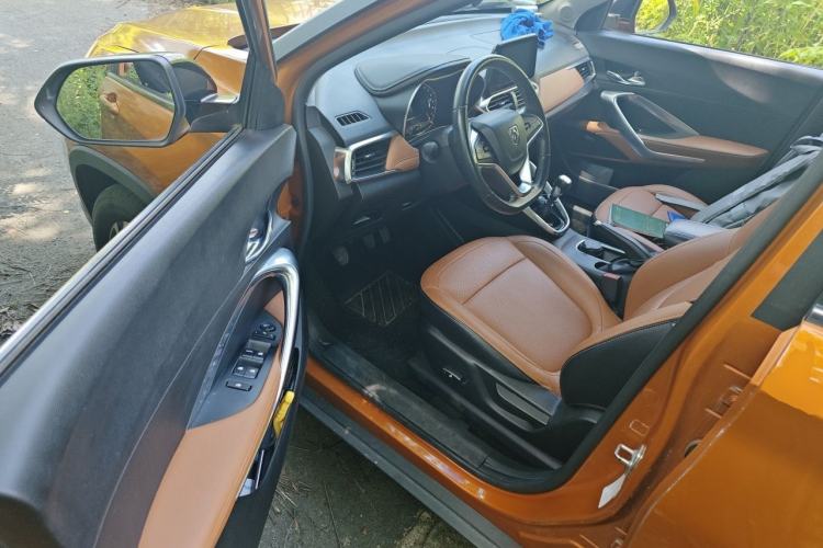 Used Baojun 510 2017 1.5L Manual Luxury Model Driver Seat