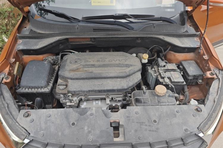 Used Baojun 510 2017 1.5L manual Comfort trim Engine Bay