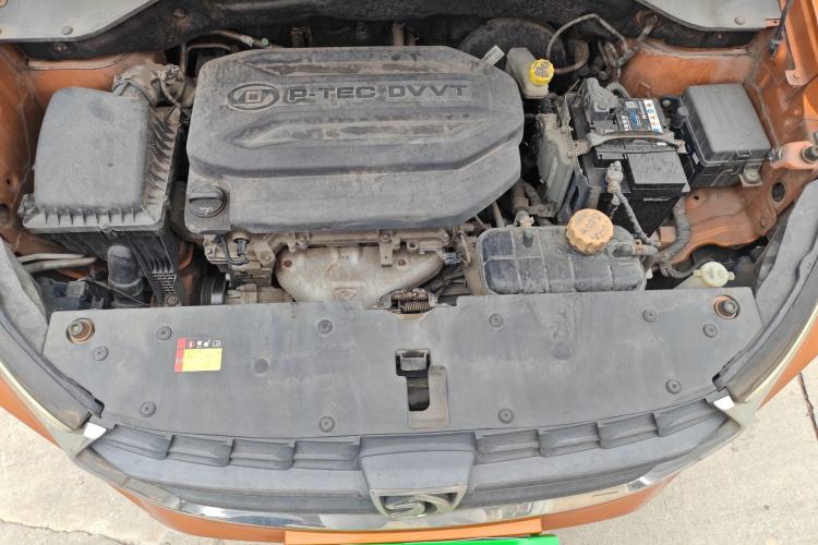 Used Baojun 510 2017 1.5L manual Comfort trim Engine Bay