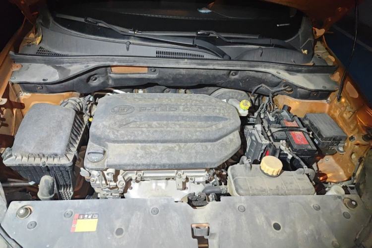 Used Baojun 510 2017 1.5L Automatic Fashion Model Engine Bay