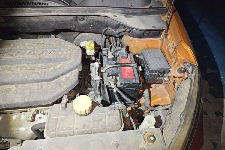 Used Baojun 510 2017 1.5L Automatic Fashion Model Engine Bay Left