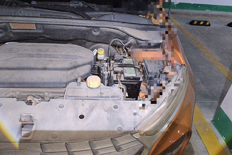 Used Baojun 510 2017 1.5L Automatic Fashion Model Engine Bay Left