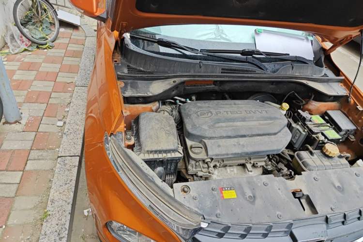 Used Baojun 510 2017 1.5L manual Comfort trim Engine Bay Right