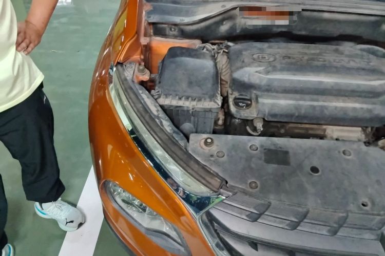 Used Baojun 510 2017 1.5L manual Comfort trim Engine Bay Right
