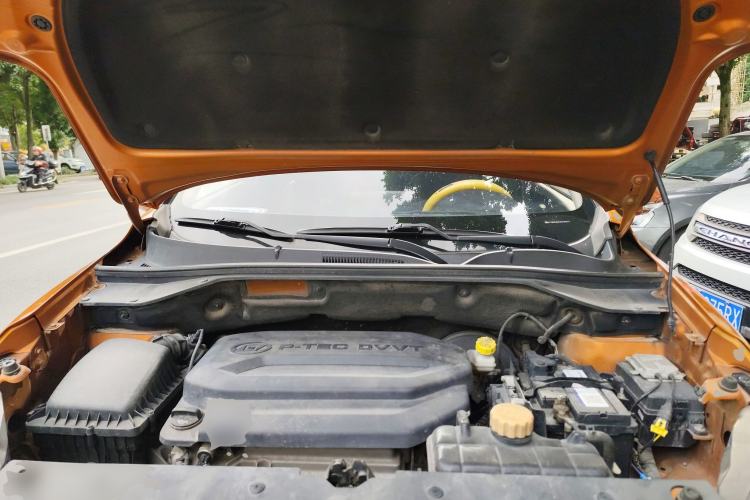 Used Baojun 510 2017 1.5L Automatic Fashion Model Engine Bay