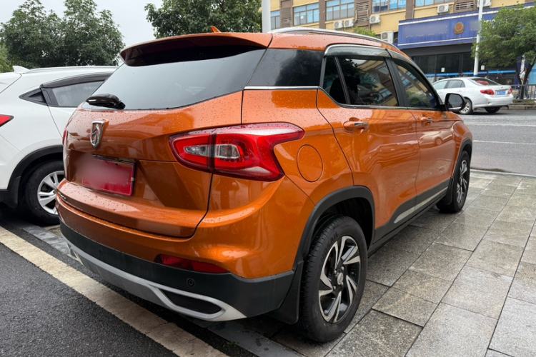 Used Baojun 510 2017 1.5L Manual Luxury Model Exterior 2