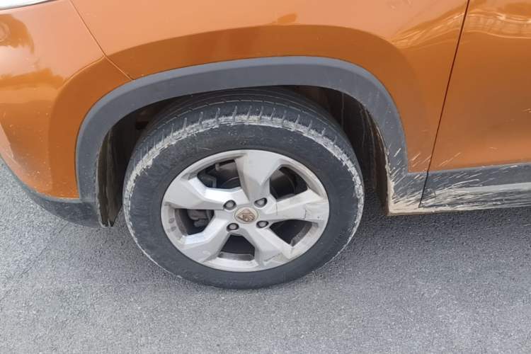 Used Baojun 510 2017 1.5L Manual Fashion Model Exterior 4