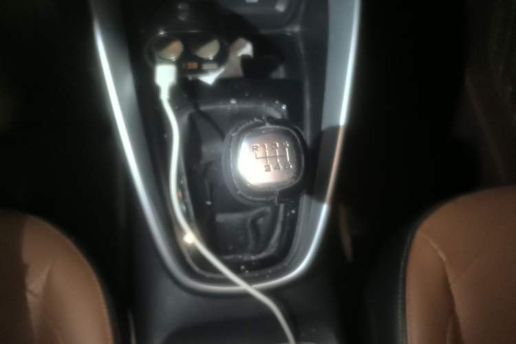 Used Baojun 510 2017 1.5L Manual Luxury Model Gear Lever