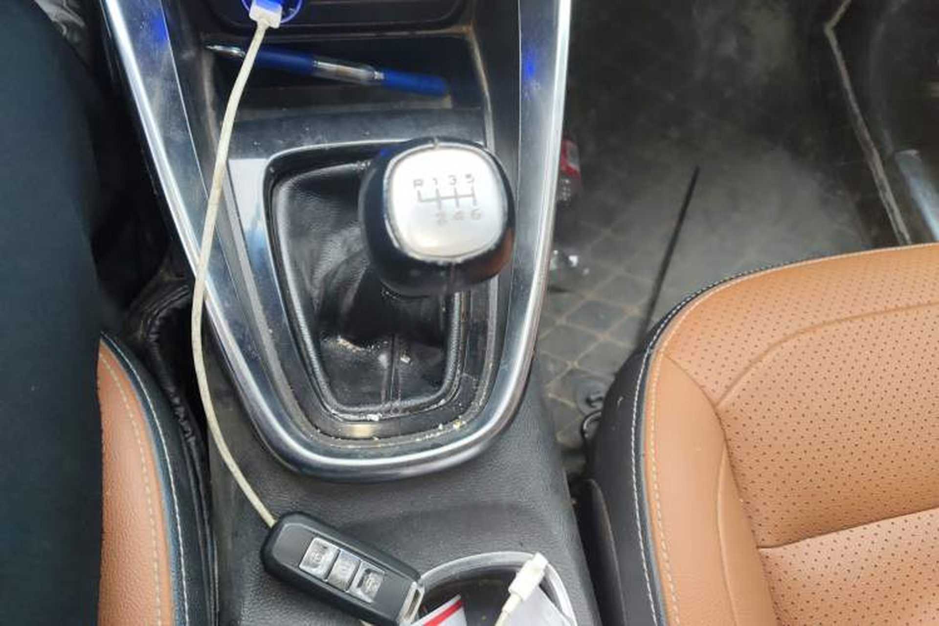 Used Baojun 510 2017 1.5L Manual Luxury Model Gear Lever
