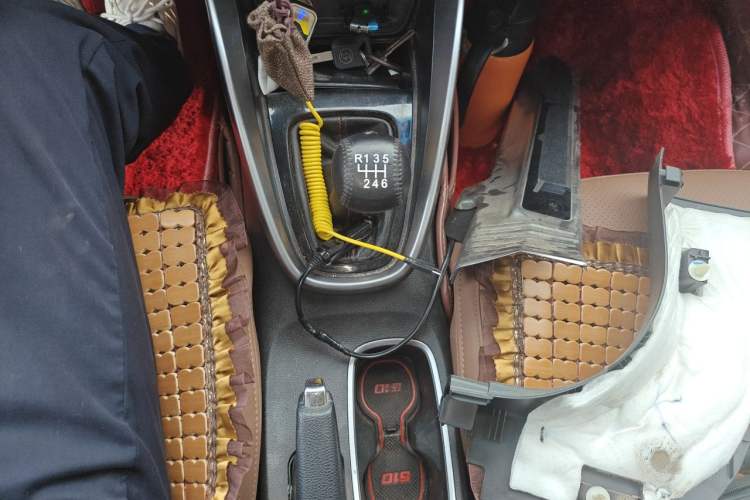 Used Baojun 510 2017 1.5L manual Comfort trim Gear Lever